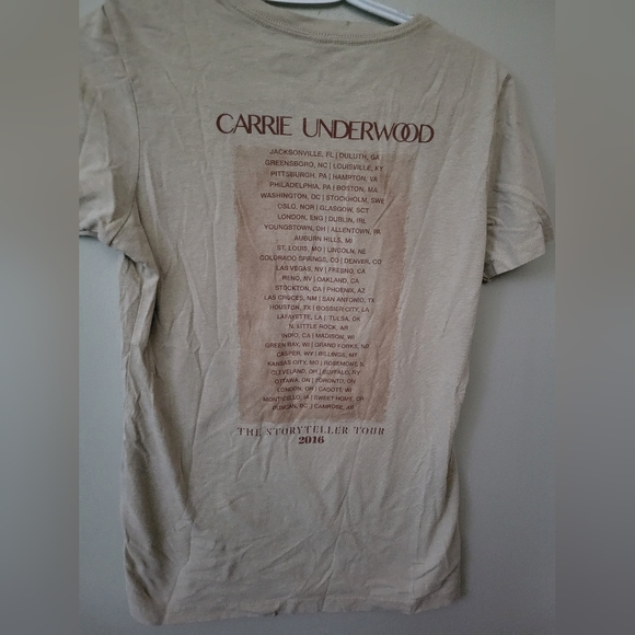 Carrie underwood tshirt - Picture 3 of 3